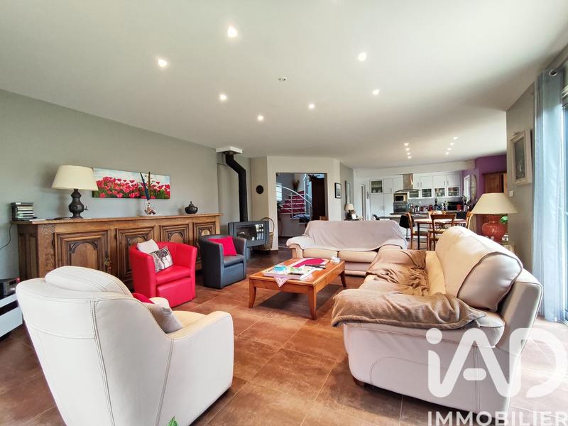 Maison - 206 m² - 8 pièces