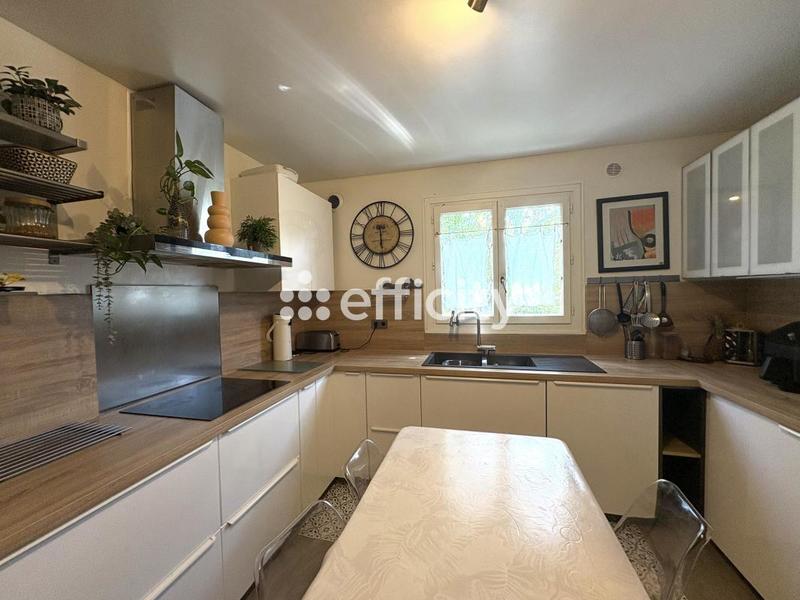 Maison - 165 m² - 6 pièces