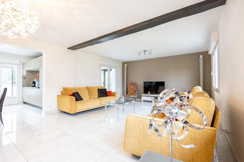 Maison - 232 m² - 8 pièces