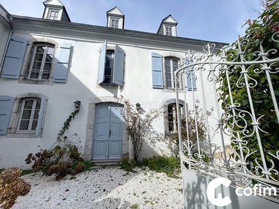 Maison ancienne - 165 m² - 7 pièces