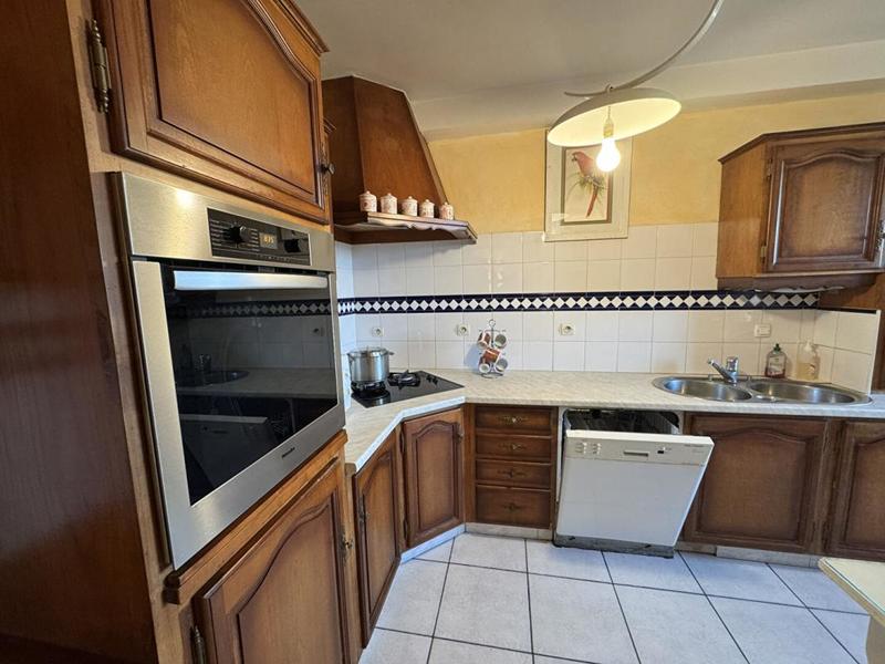 Maison - 209 m² - 9 pièces