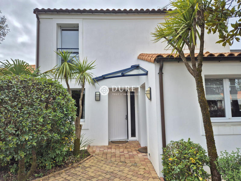 Maison - 205 m² - 6 pièces