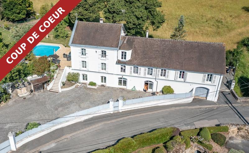 Propriété - 406 m² - 13 pièces