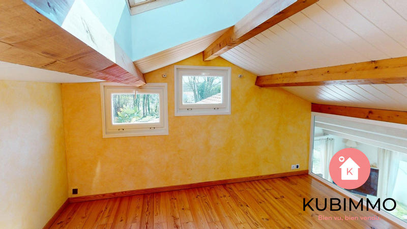 Maison traditionnelle - 189 m² - 6 pièces