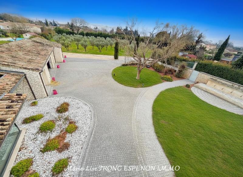 Mas - 471 m² - 15 pièces