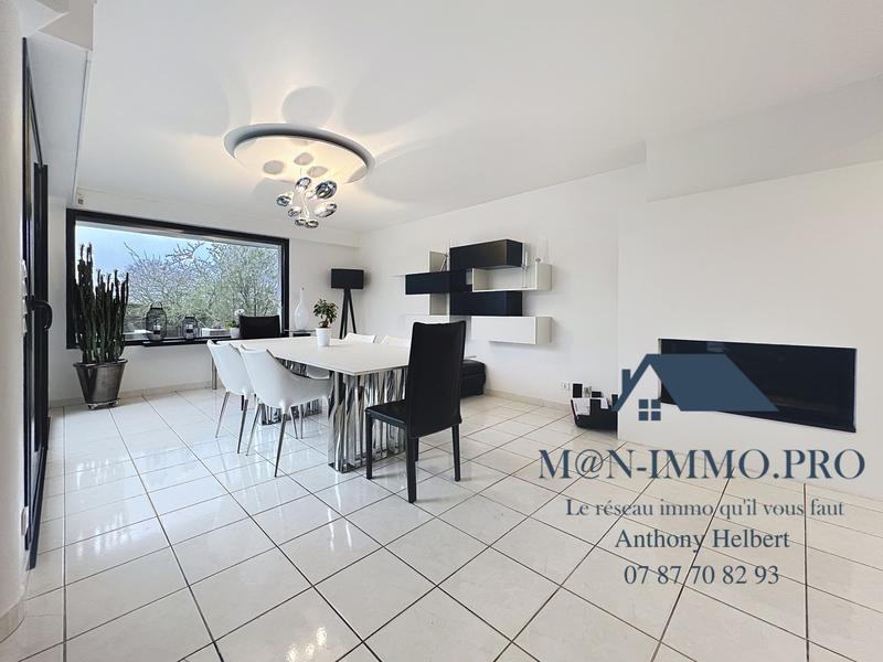 Maison contemporaine - 207 m² - 7 pièces