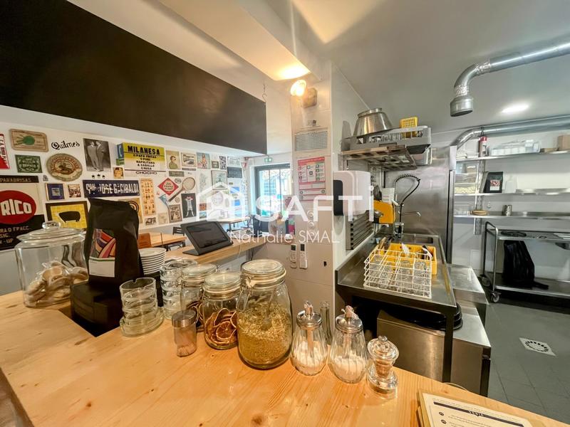 Local commercial - 143 m² - 2 pièces