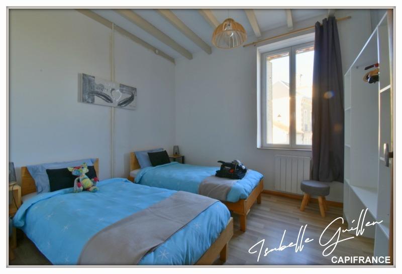 Maison - 352 m² - 9 pièces