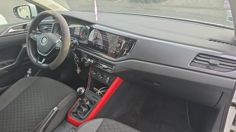 Volkswagen Polo VI 1.0 80 Connect