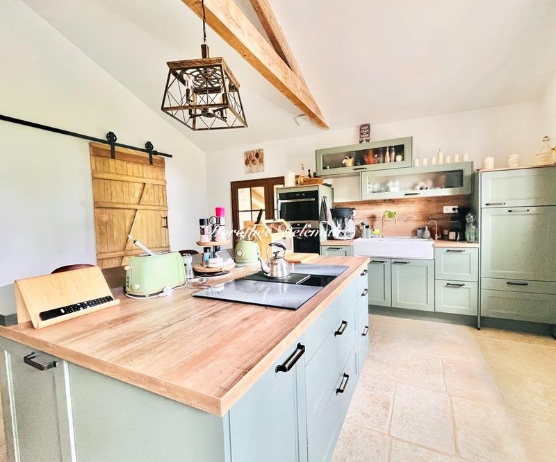 Maison - 298 m² - 9 pièces