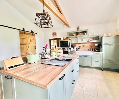 Maison - 298 m² - 9 pièces