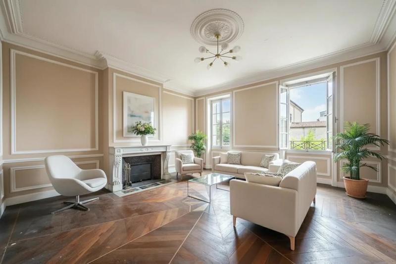 Maison en pierre - 200 m² - 8 pièces