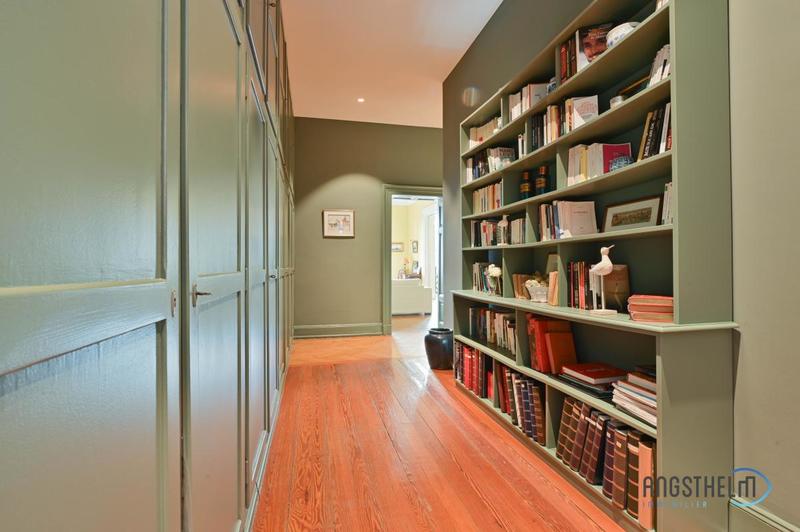 Appartement - 261 m² - 8 pièces