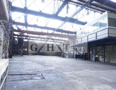 Entrepôt - 1 400 m²