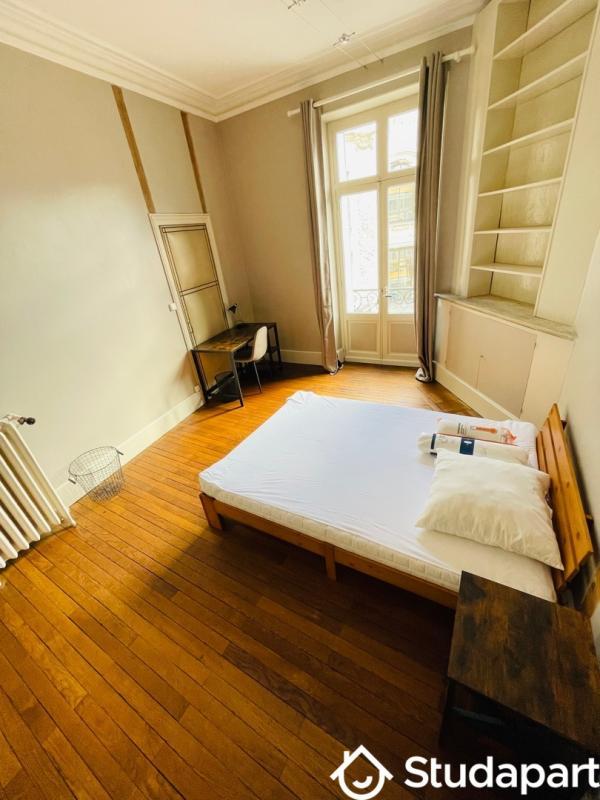 Chambre - 13 m² - 1 pièce