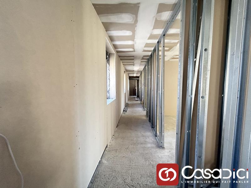 Maison ancienne - 400 m² - 7 pièces