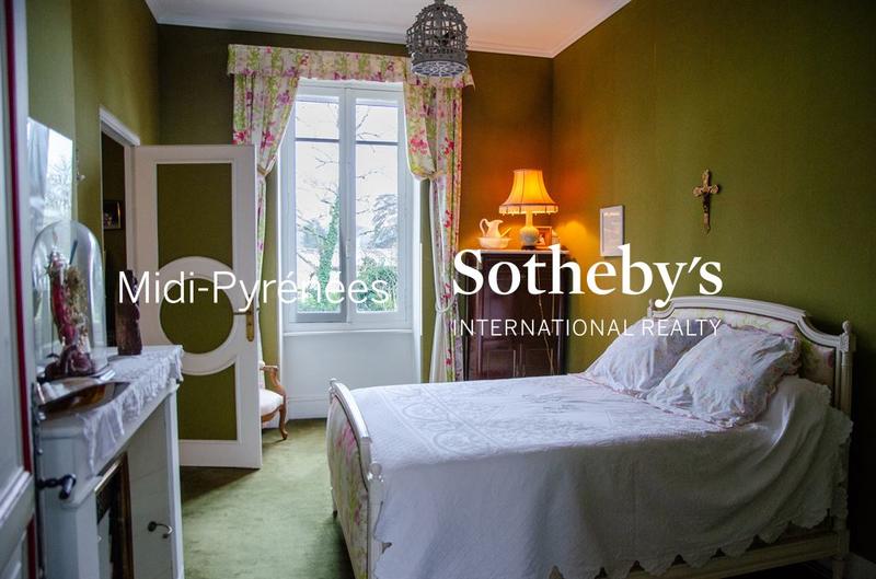 Maison - 500 m² - 16 pièces