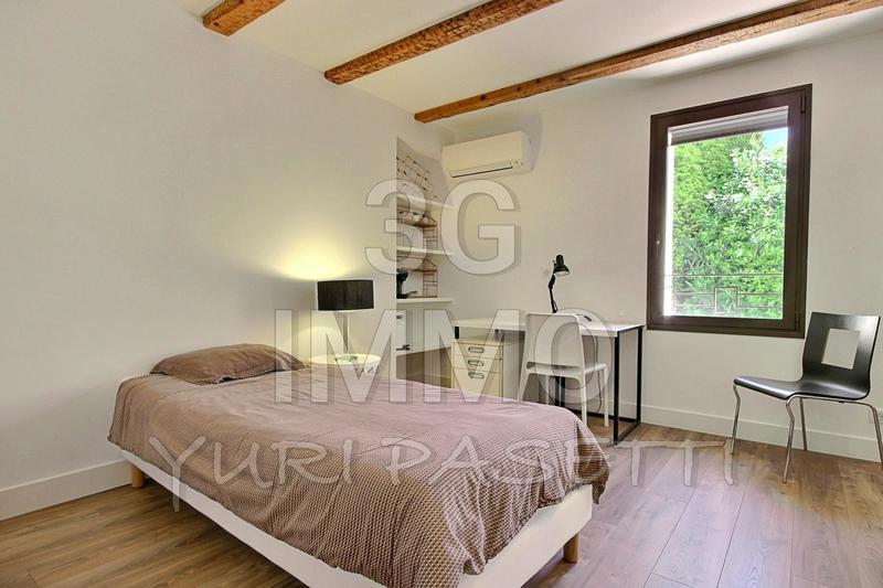 Villa - 260 m² - 6 pièces