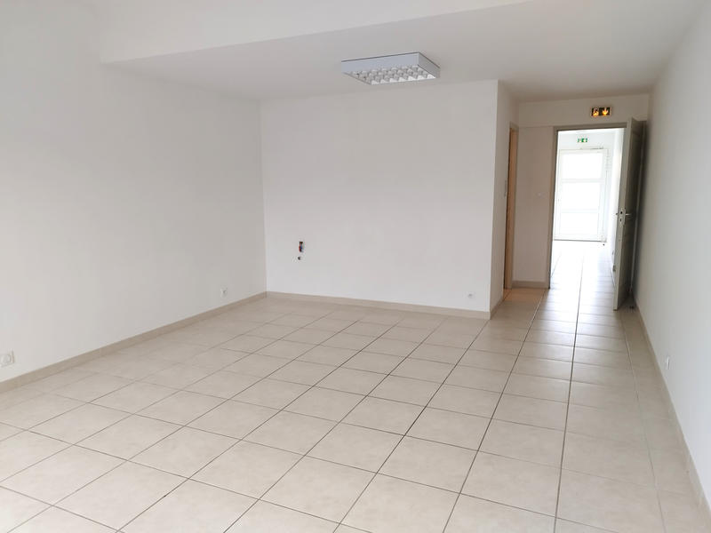 Local commercial - 110 m² - 5 pièces