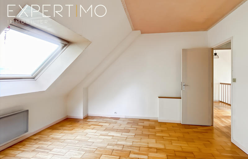 Maison - 121 m² - 6 pièces