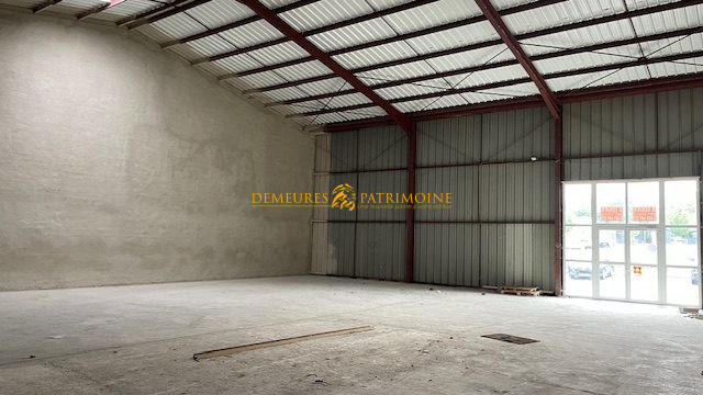 Local commercial - 1 080 m²
