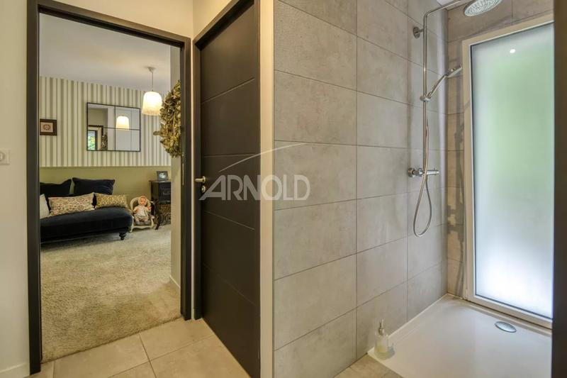 Maison - 191 m² - 8 pièces