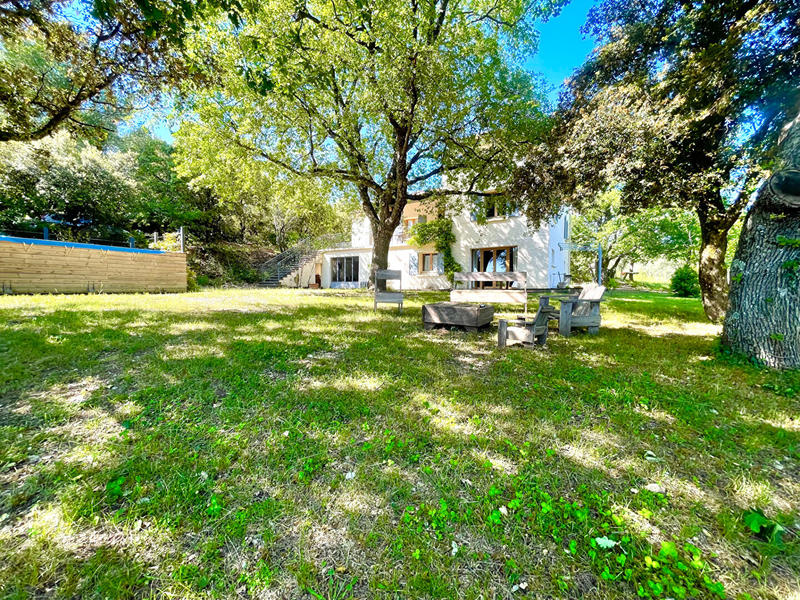 Maison - 210 m² - 8 pièces