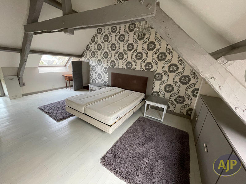 Maison - 280 m² - 7 pièces