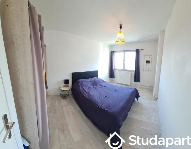 Chambre - 9 m² - 1 pièce