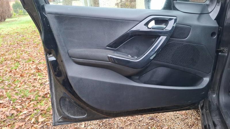 Peugeot 208 1.6 BlueHdi 100 Active Business