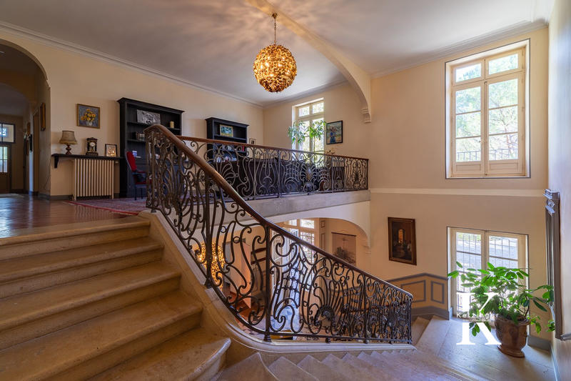 Château - 1 450 m² - 28 pièces