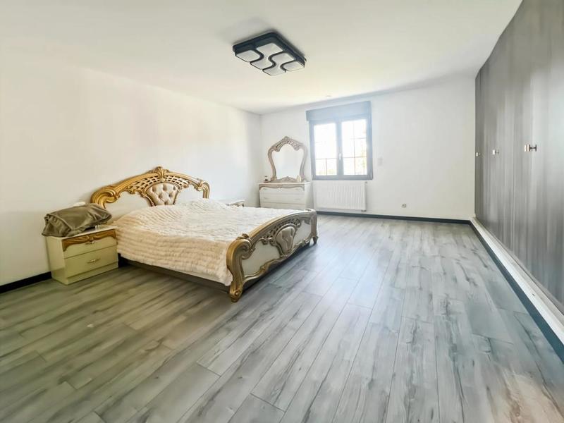 Maison - 390 m² - 12 pièces