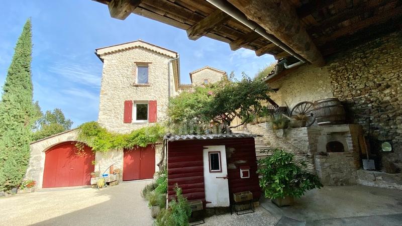 Mas - 350 m² - 15 pièces