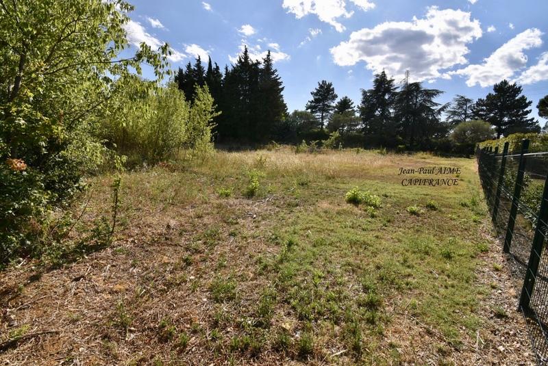 Terrain constructible - 1 139 m²
