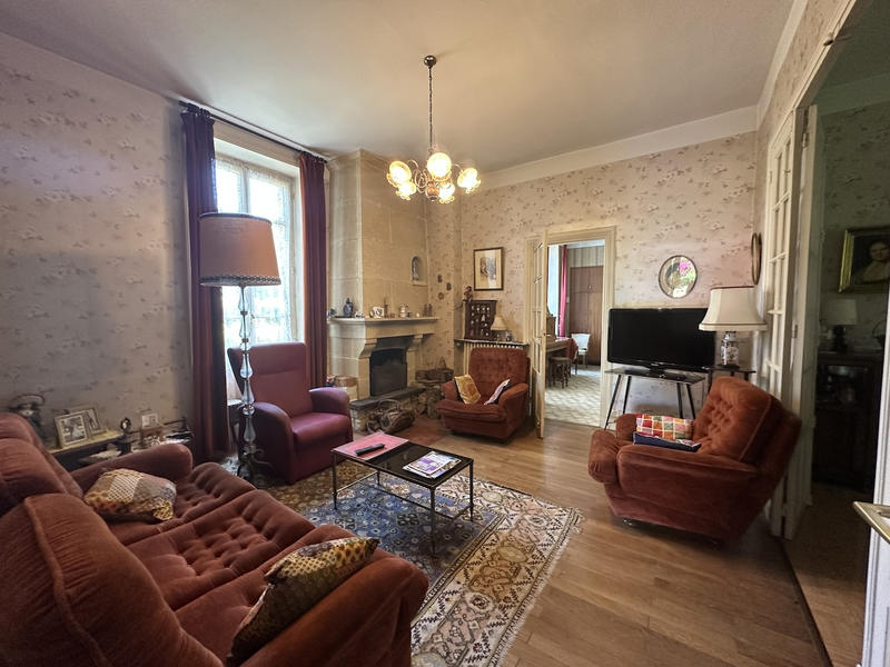 Maison - 180 m² - 9 pièces