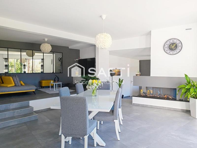 Villa - 264 m² - 9 pièces