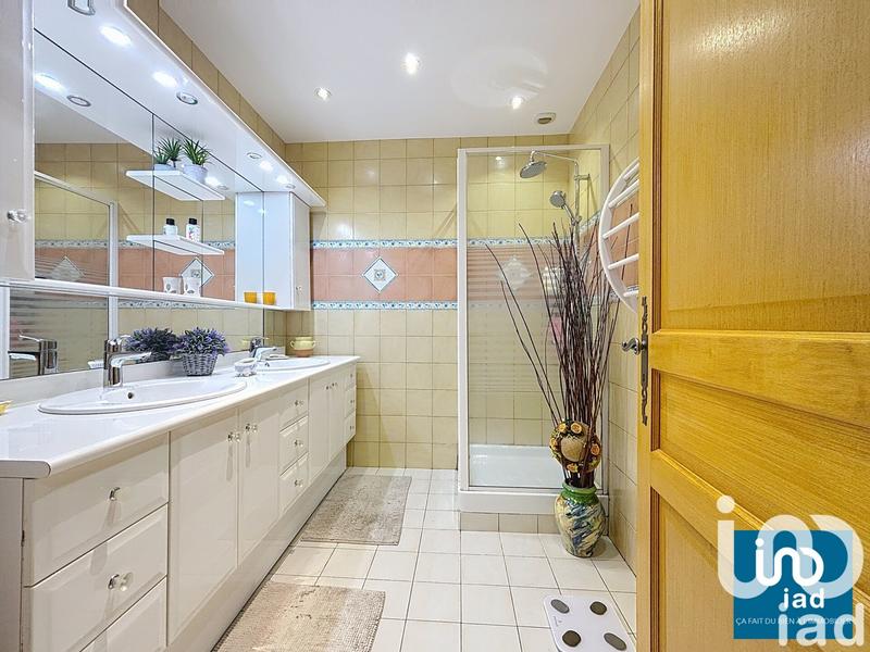 Maison - 176 m² - 8 pièces