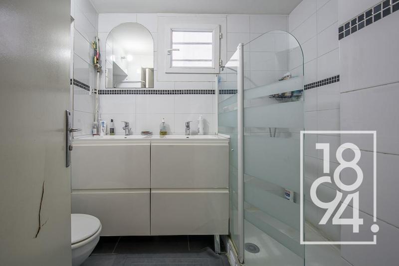 Maison - 213 m² - 8 pièces