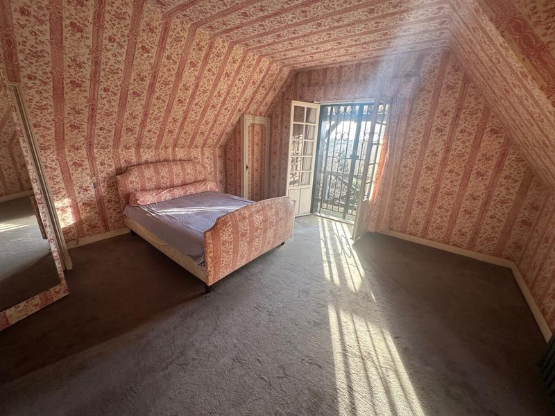 Maison - 200 m² - 7 pièces