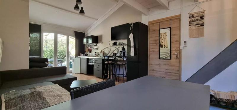 Villa - 215 m² - 8 pièces