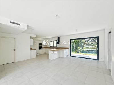 Maison - 122 m² - 5 pièces