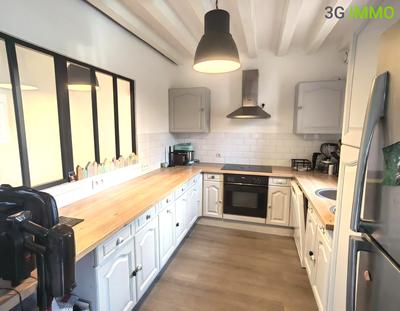 Maison traditionnelle - 130 m² - 7 pièces