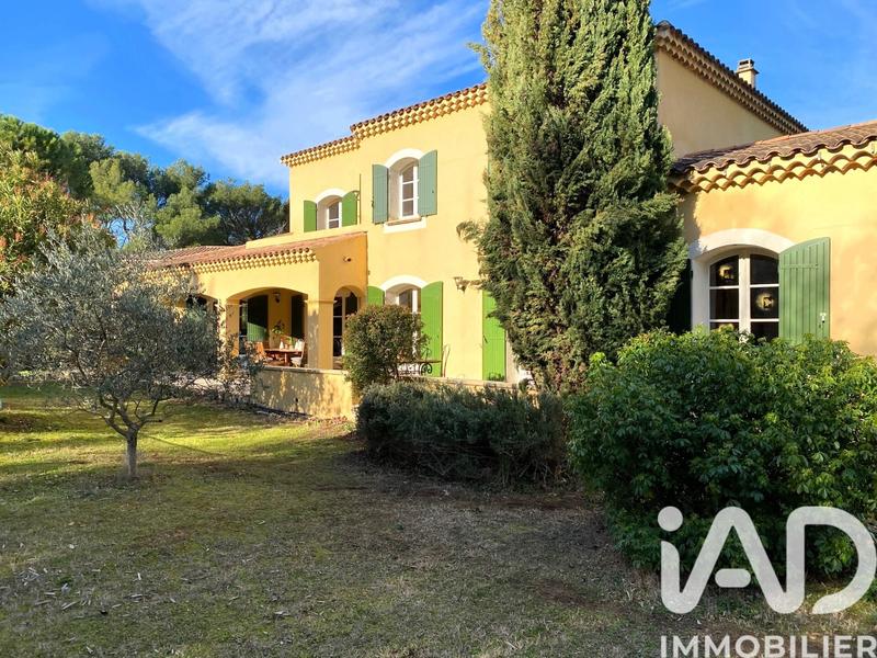 Maison - 204 m² - 7 pièces