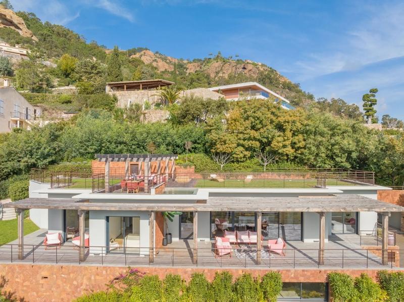 Villa - 238 m² - 7 pièces