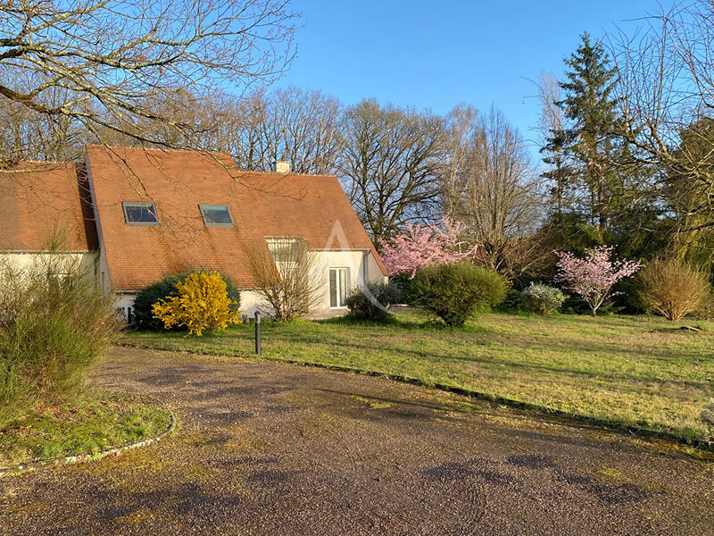 Maison - 240 m² - 7 pièces