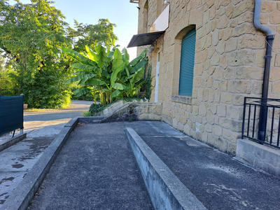 Local commercial - 219 m² - 10 pièces