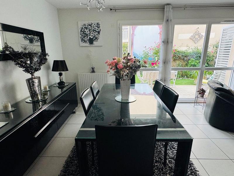 Maison - 90 m² - 4 pièces