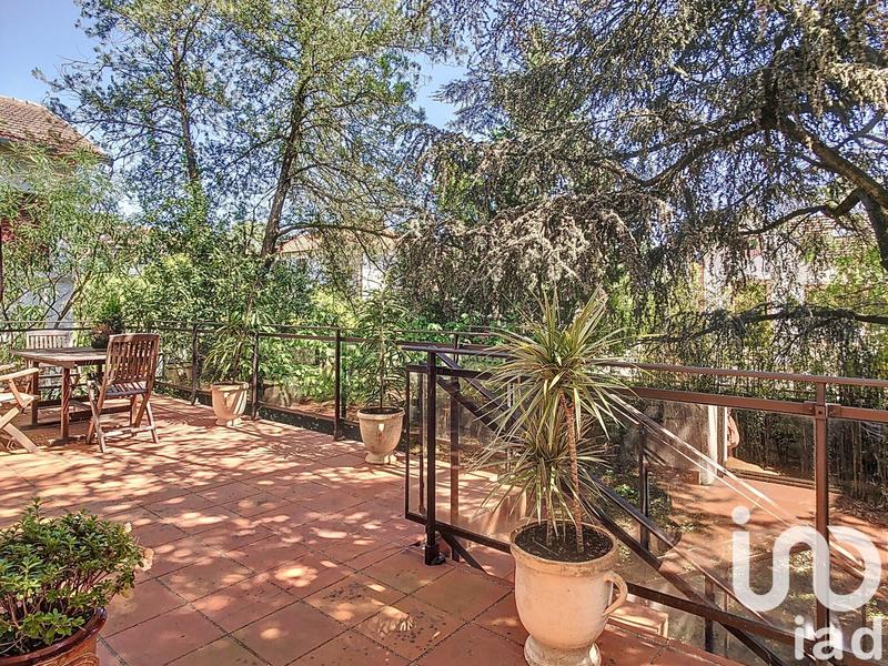 Maison - 260 m² - 10 pièces