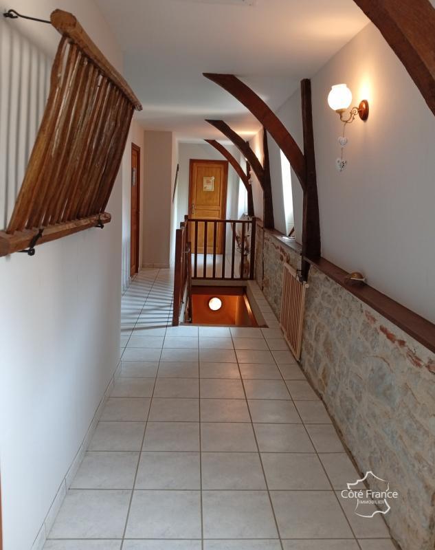 Maison chambre d'hôtes - 371 m² - 14 pièces