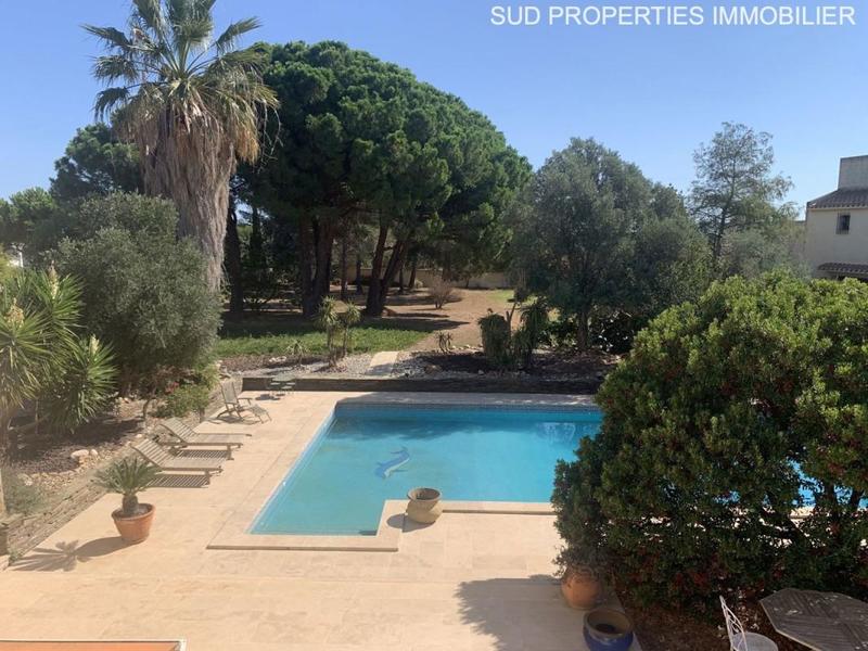 Villa - 300 m² - 7 pièces